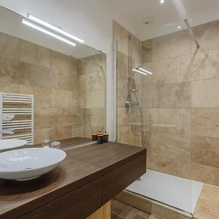 Apartman Florence Keyweek In Front Of The Miramar Beach In *